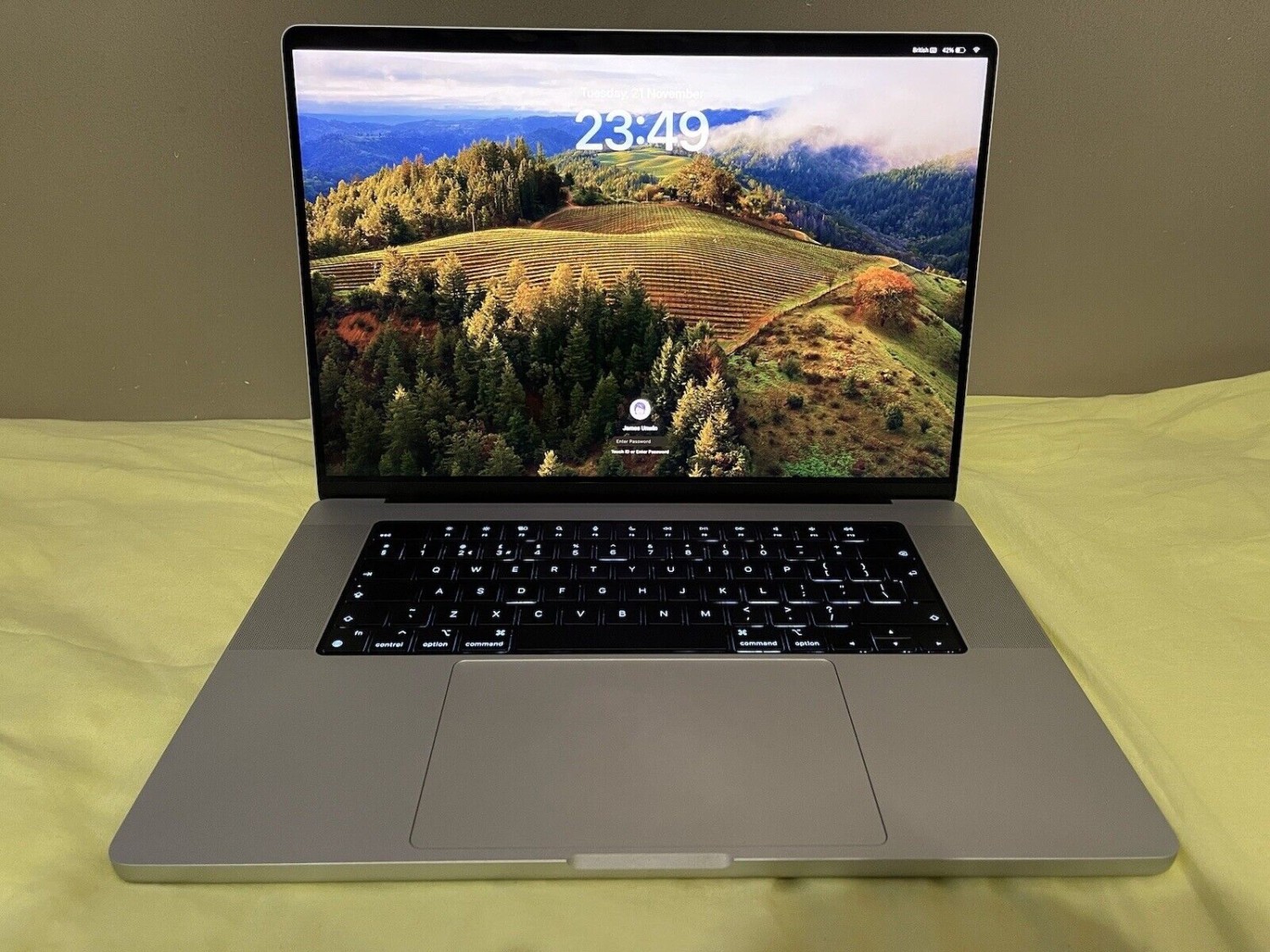 Apple MacBook Pro 16 M2 Max, 32GB, 1TB SSD Silver Excellent